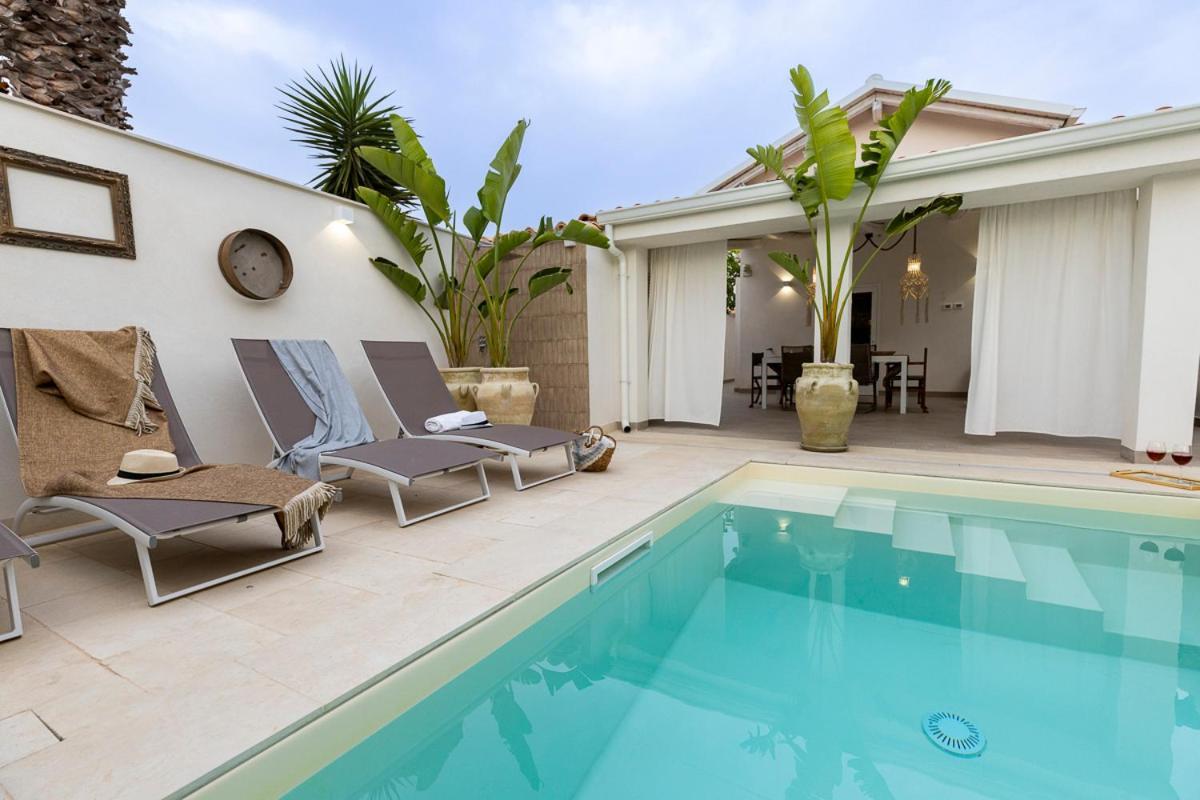 Villa Delle Palme Con Piscina Privata Санта-Мария-дель-Фокалло Экстерьер фото
